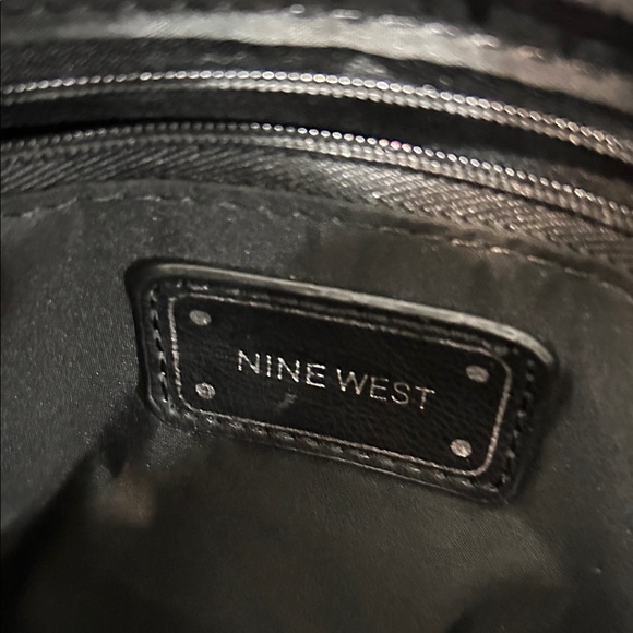 Floral Tote Bag with Black Accents by Nine West nwot no call outs. Nice bag - Picture 5 of 10